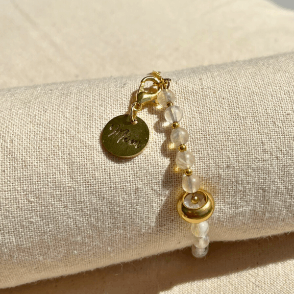 Bracelet MA en pierres naturelles pour jeunes mamans – suivi tétées et biberon citrine doré avec repère