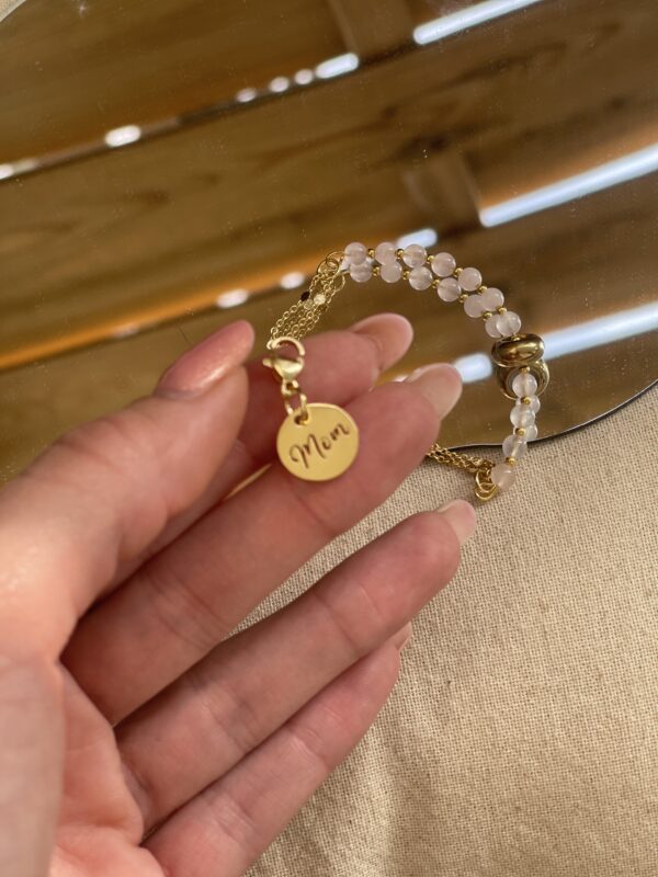 Bracelet MA en pierres naturelles pour jeunes mamans – suivi tétées bracelet quartz rose